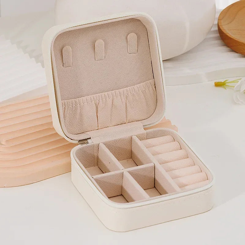 VelvetNest Travel Jewelry Case